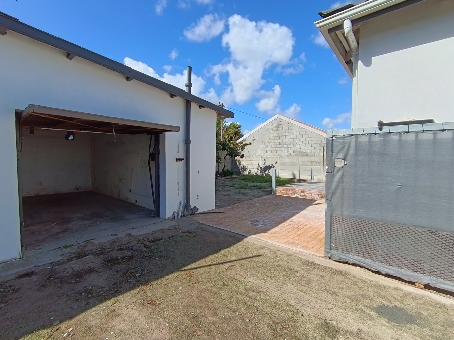 To Let 4 Bedroom Property for Rent in Lochnerhof Western Cape